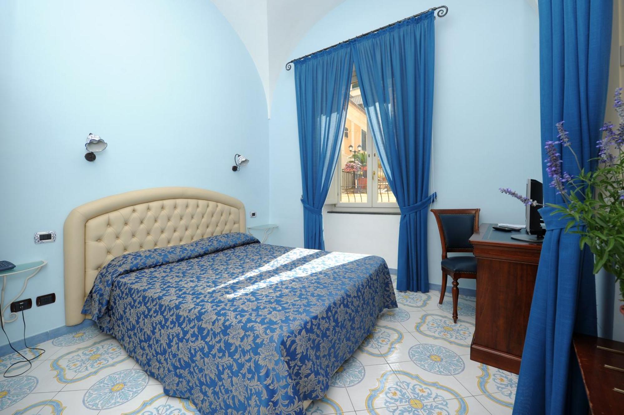 アマルフィ B ＆ B パラッツォ ピザーニ Bed & Breakfast エクステリア 写真