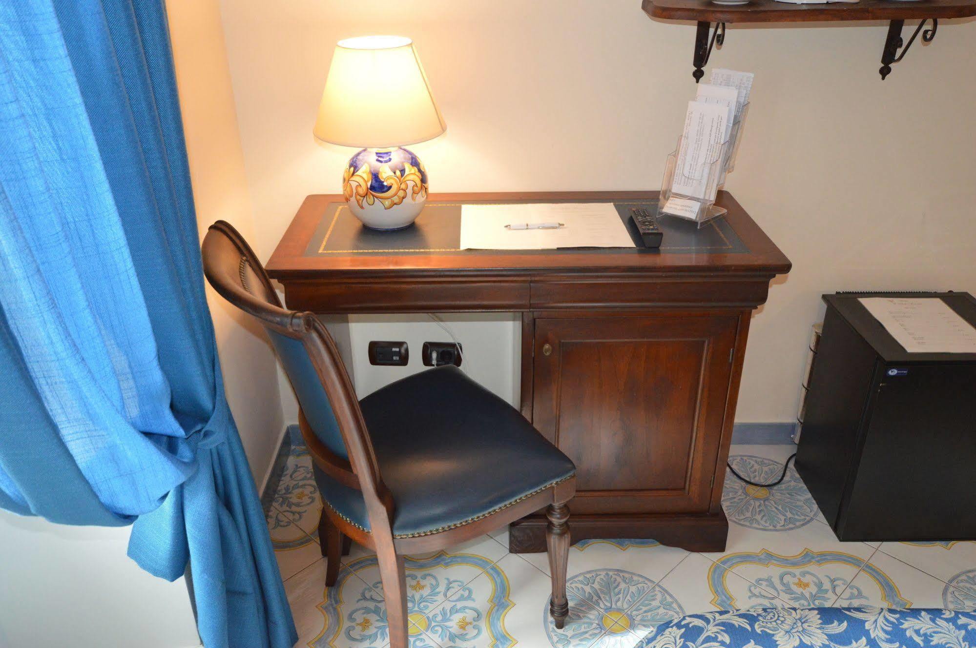 アマルフィ B ＆ B パラッツォ ピザーニ Bed & Breakfast エクステリア 写真