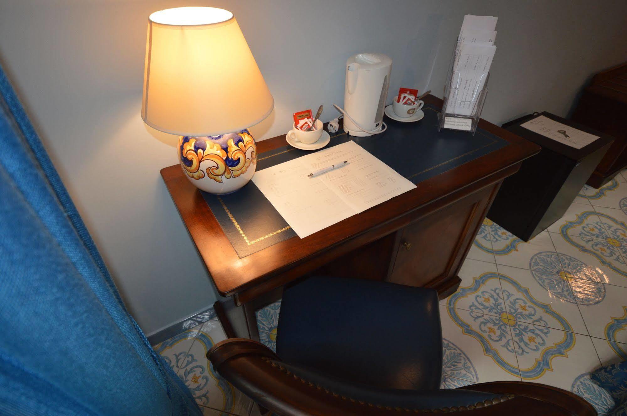 アマルフィ B ＆ B パラッツォ ピザーニ Bed & Breakfast エクステリア 写真